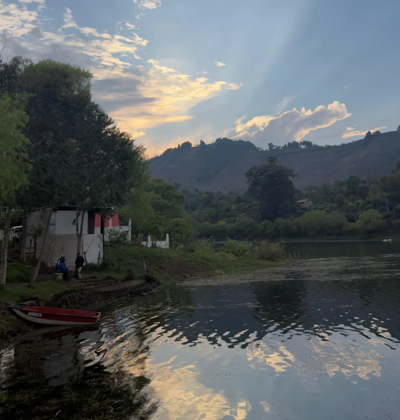 Actividades en Laguna de Calderas cerca del Pacaya